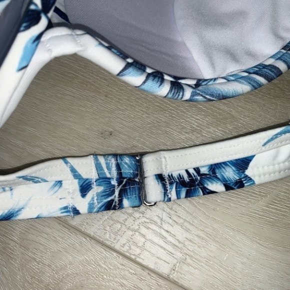 Azura Australia Bra Bikini Top Swimwear White Blue Tropical Floral Size 8 US - Picture 7 of 8